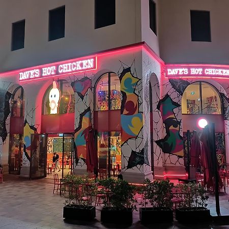 The Aero Hostel Dubai Eksteriør bilde