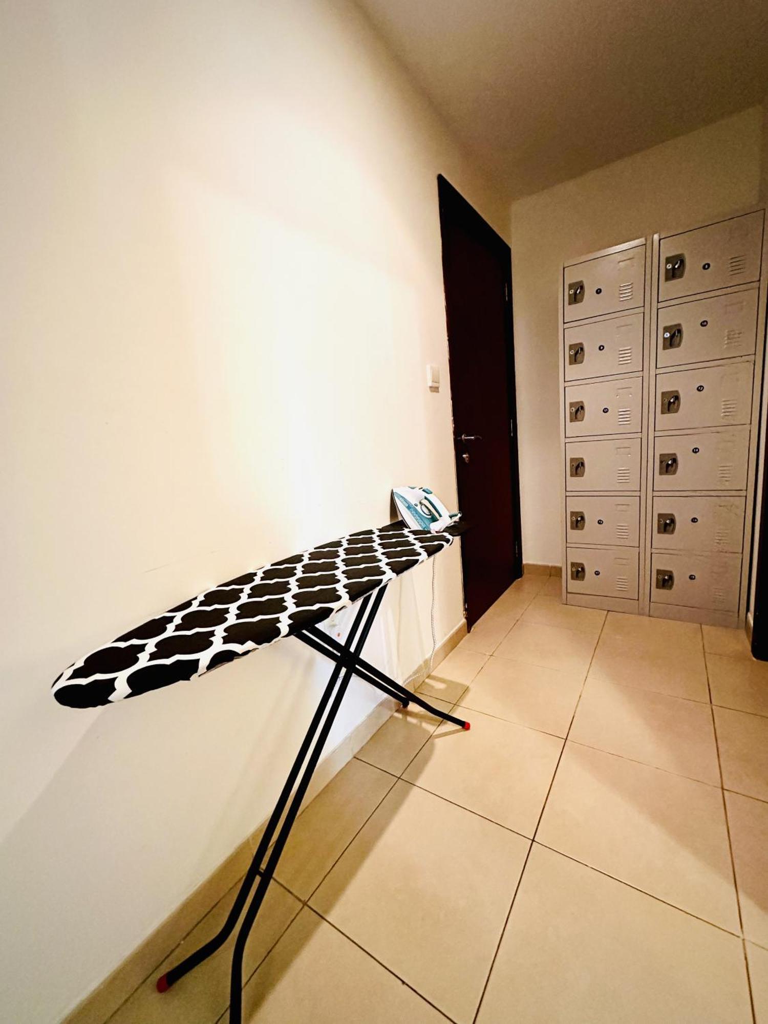 The Aero Hostel Dubai Eksteriør bilde