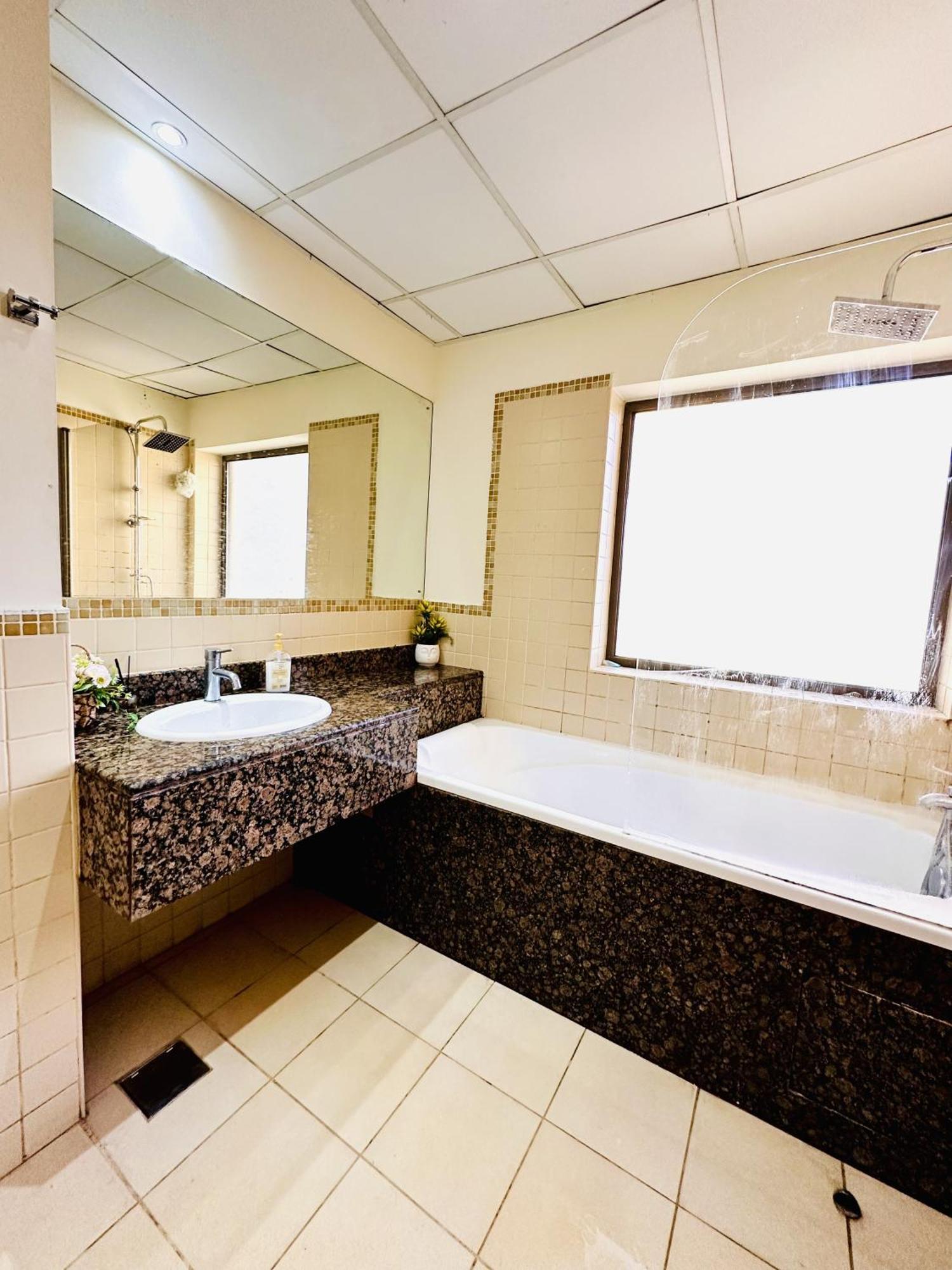 The Aero Hostel Dubai Eksteriør bilde