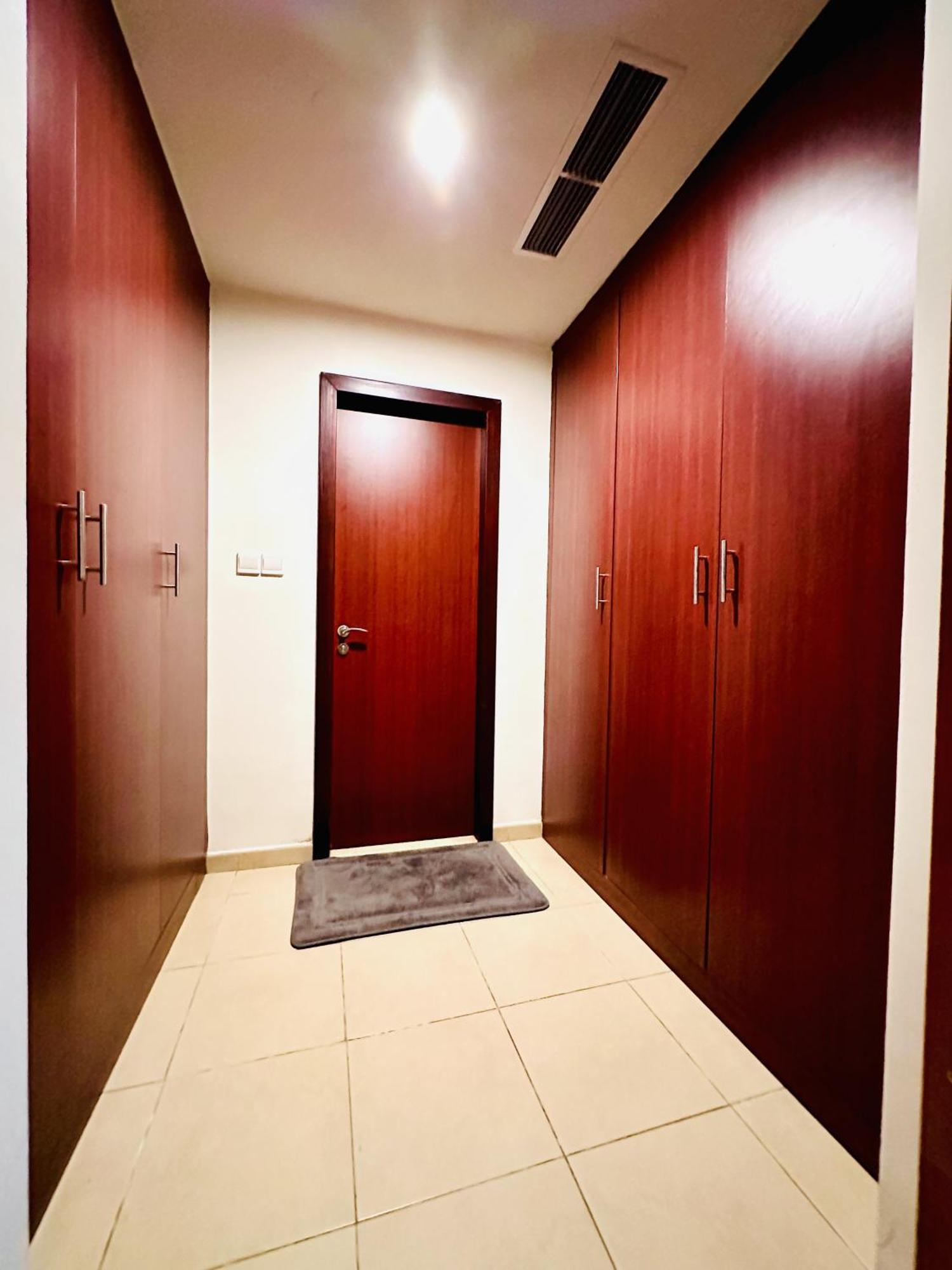 The Aero Hostel Dubai Eksteriør bilde